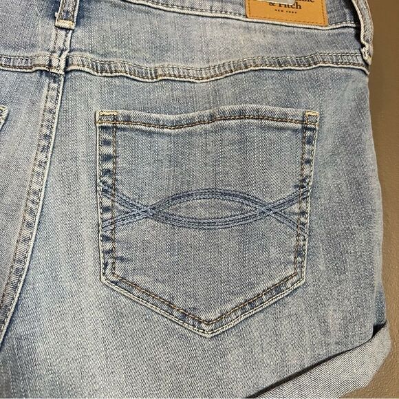 NWT! Abercrombie & fit low waist mid length short - Picture 4 of 12